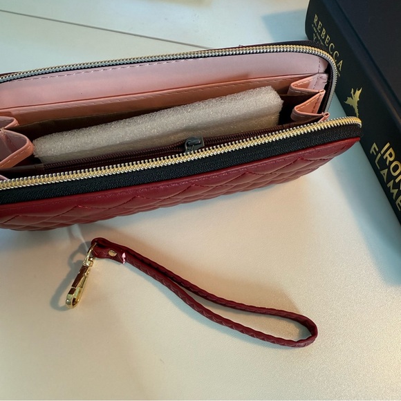 Quilted Red Wallet - Picture 6 of 11
